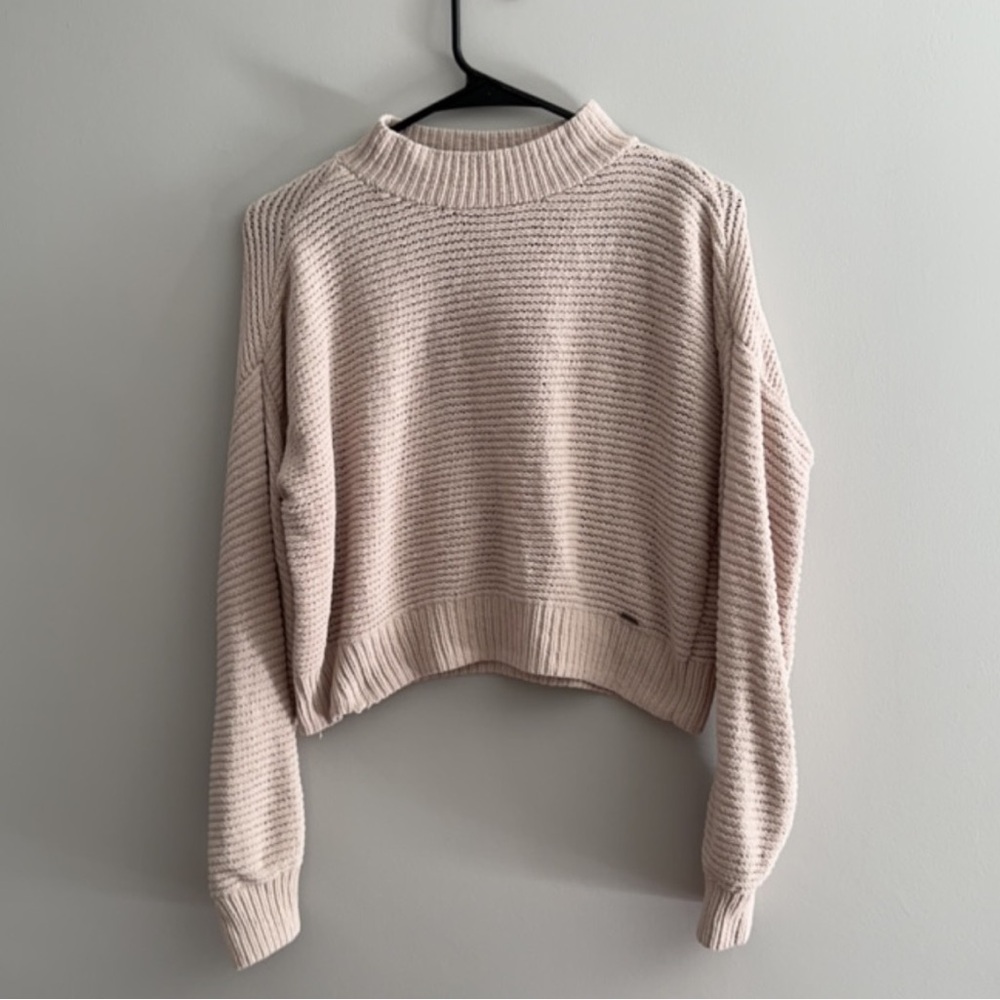 cream colored Hollister sweater!